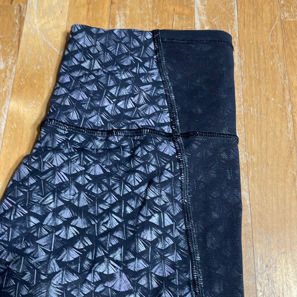 Lululemon leggings - Picture 2 of 8